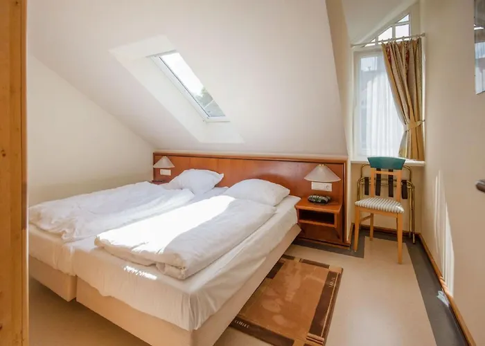 Komfort Appartement mit 2 Schlafzimmern und Balkon im Dachgeschoss 039